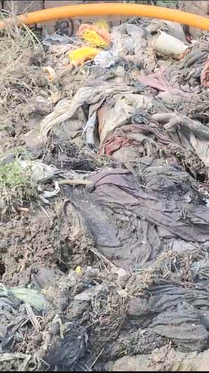 Clothes and envelopes should not be thrown in sewage - Mayor